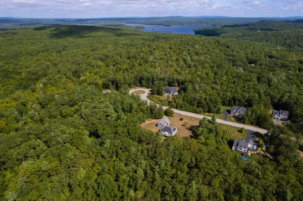 53 Tanglewood DR, Auburn, NH 03032