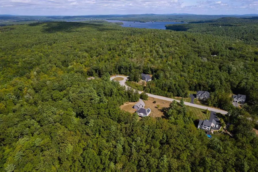 53 Tanglewood DR, Auburn, NH 03032