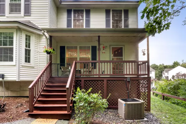 73 Lochmere LN, Nashua, NH 03063