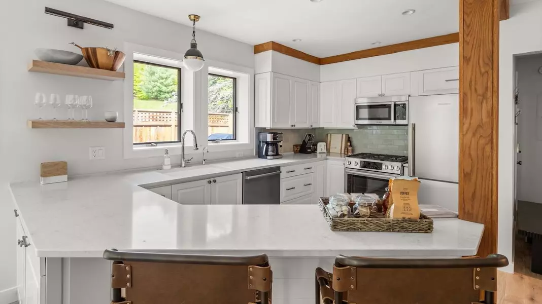 384 Topnotch DR #384 A, Stowe, VT 05672
