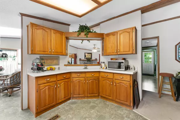 Conway, NH 03860,60 Lamplighter DR