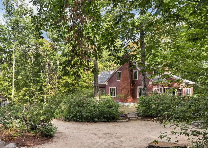 44 Neighbors ROW, Conway, NH 03860