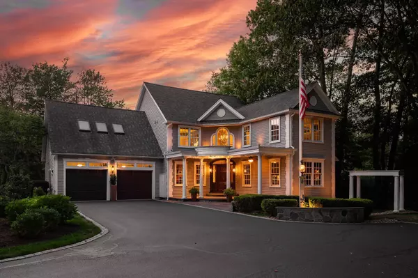 4 Kildary DR, Stratham, NH 03885