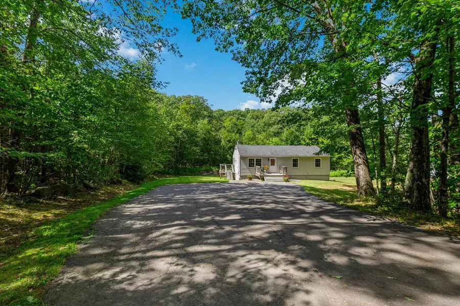 21 Lorna's LN, Jaffrey, NH 03452