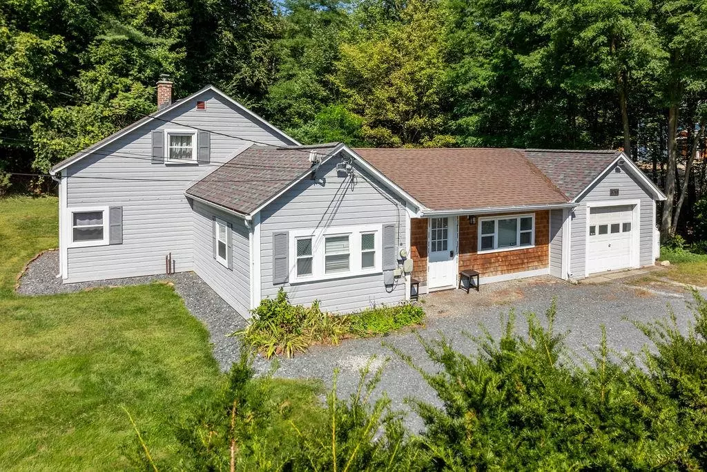 Fairlee, VT 05033,3765 Route 5 North