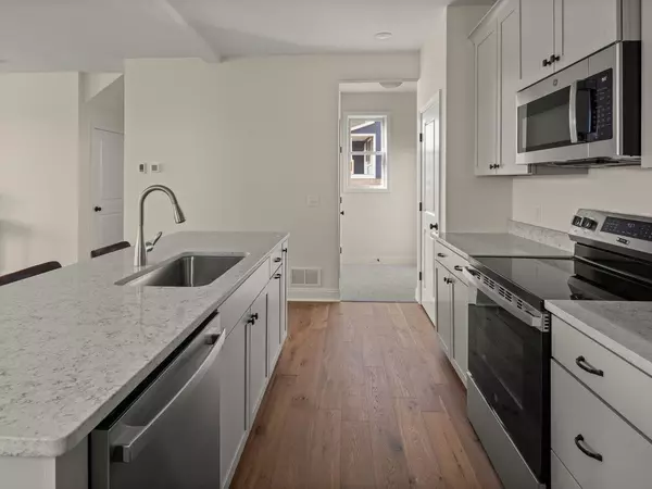 South Burlington, VT 05403,213 Leo LN