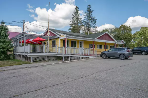 Auburn, NH 03032,15 Chester RD