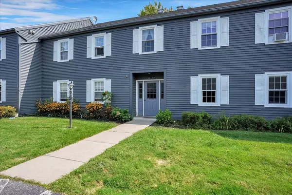 101 Twin Oaks TER, South Burlington, VT 05403