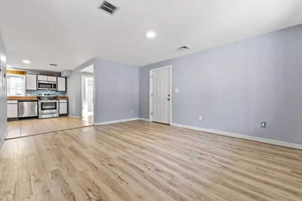 33 W. Elmhurst AVE #B, Manchester, NH 03103