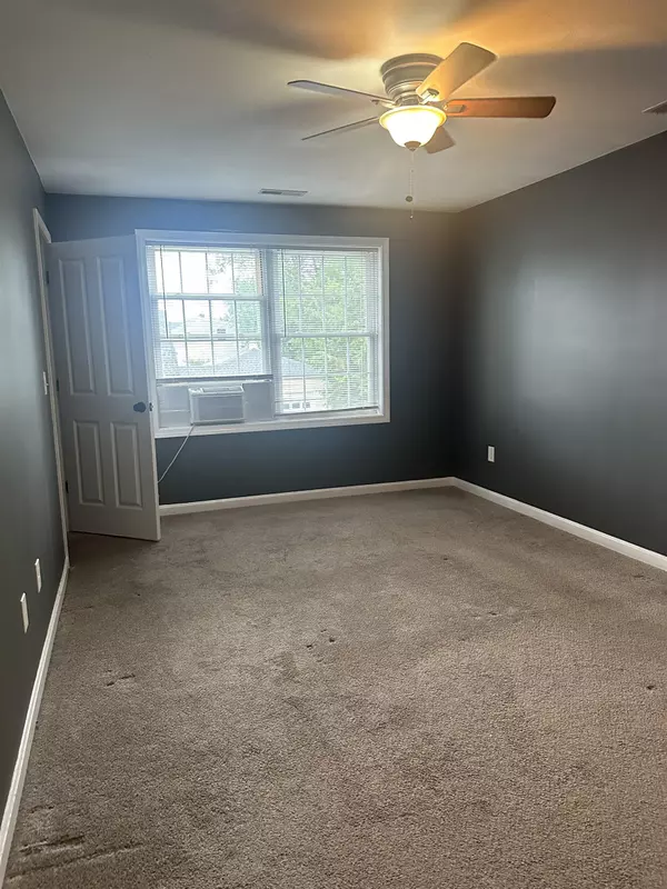 Manchester, NH 03103,56 Exeter AVE #2