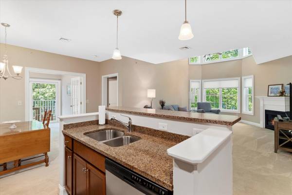 Manchester, NH 03102,60 Roundabout WAY #7