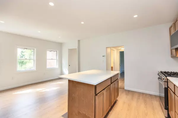 Auburn, NH 03032,59 Hooksett RD