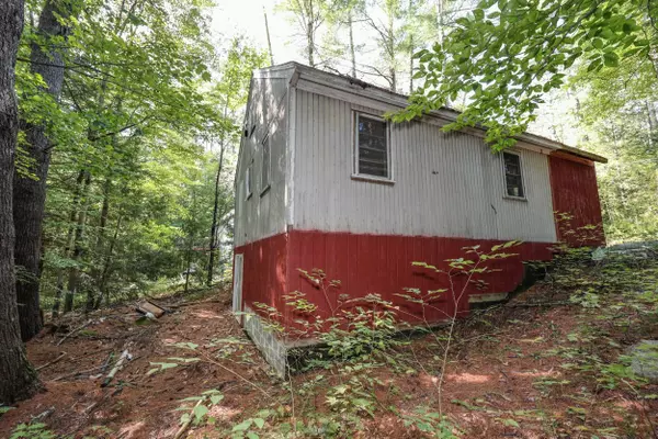 Hillsborough, NH 03244,37 Autumn RD