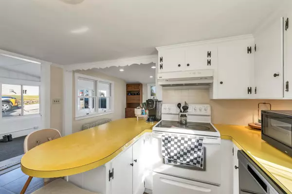 Bennington, NH 03442-4118,151 US Highway 202