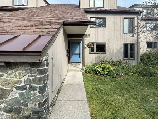 131 Brook HOLW, Hanover, NH 03755