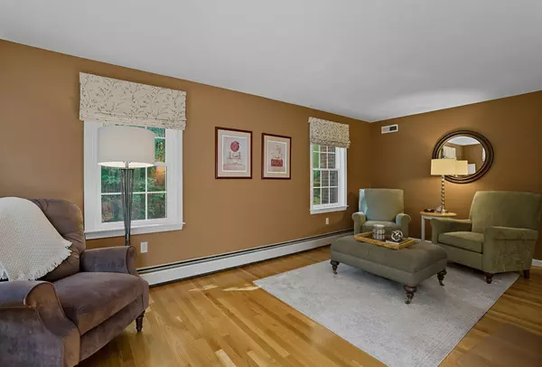 Hollis, NH 03049,93 Rideout RD