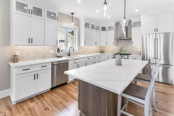 Exeter, NH 03833,16 Little River RD