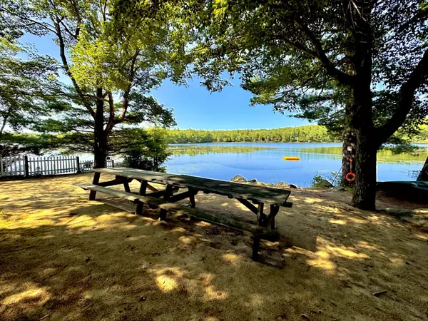 Northwood, NH 03261,239 Long Pond RD