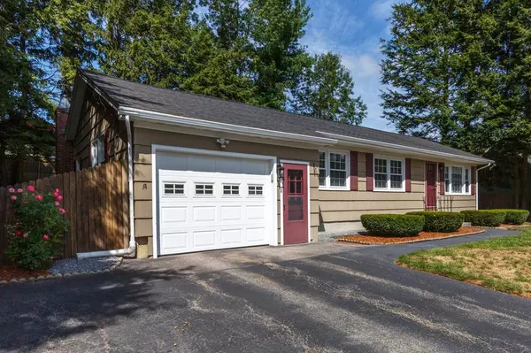 Hudson, NH 03051,9 Spruce ST