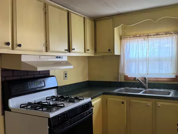 Raymond, NH 03077,53 Barberry LN