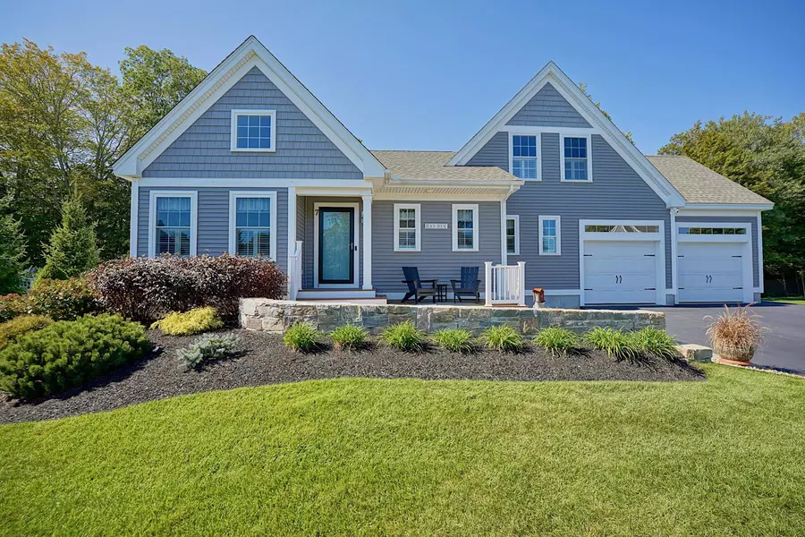 7 Loy DR, Hampton, NH 03842