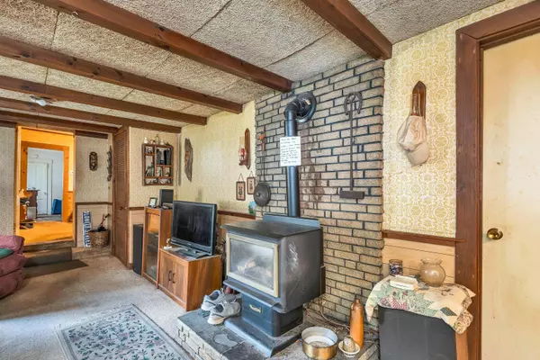 Henniker, NH 03042,46 Weare RD