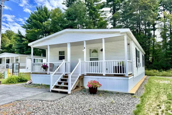 6 Torey PL, Londonderry, NH 03038