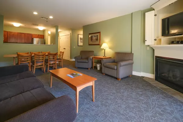 Ludlow, VT 05149,331/333 QII Jackson Gore Inn