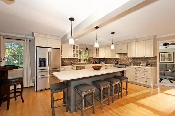 Candia, NH 03034,379 Brown RD