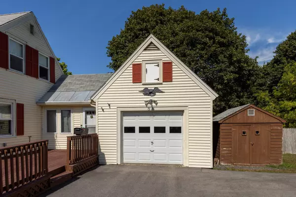 Portsmouth, NH 03801,88 Farm LN