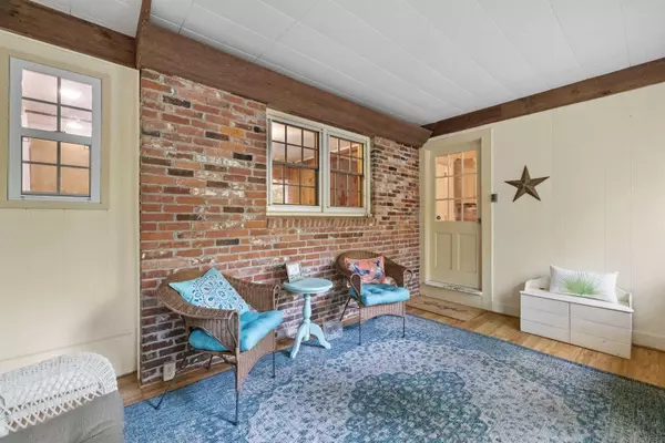 Hopkinton, NH 03229,362 Old Henniker RD