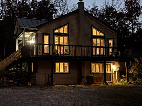 1979 North Hill RD, Andover, VT 05143