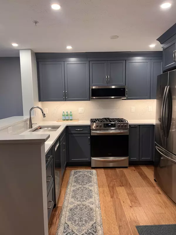 96 River RD #203, Manchester, NH 03104