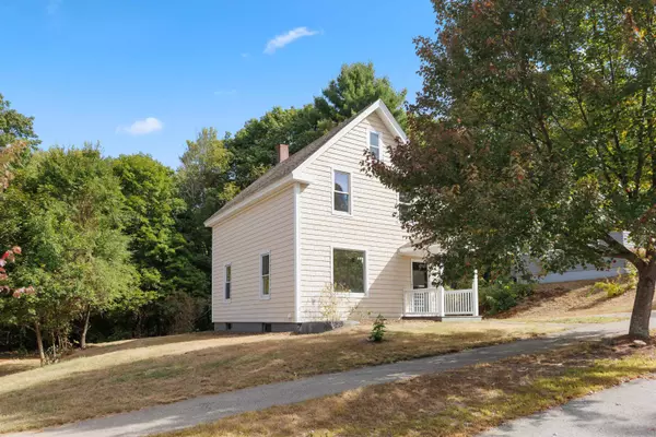 Laconia, NH 03246,56 Fairview ST