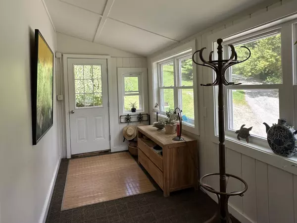 51 Spruce ST, Manchester, VT 05255