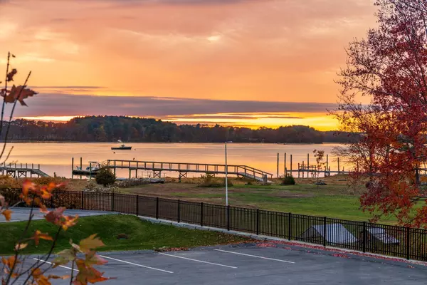 Dover, NH 03820,4 LITTLE BAY DR