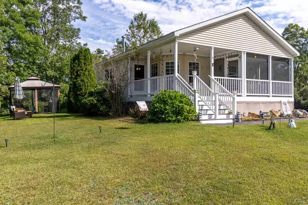 Rochester, NH 03867,10 Tumbleweed DR