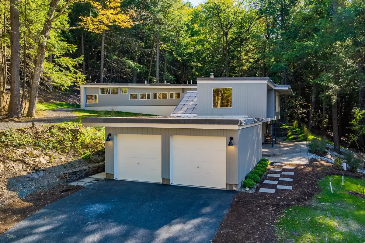 Hanover, NH 03755,25 Hemlock RD