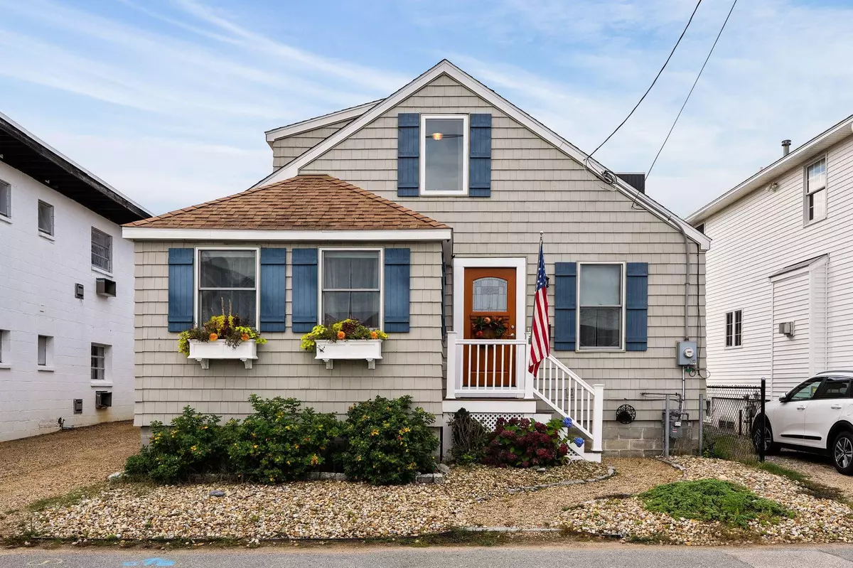 Hampton, NH 03842,27 Hobson AVE