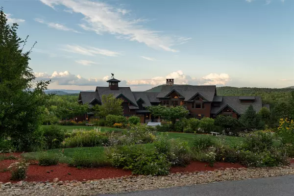 Conway, NH 03813,827 Davis Hill RD