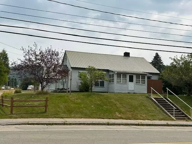 6 First ST, Colebrook, NH 03576