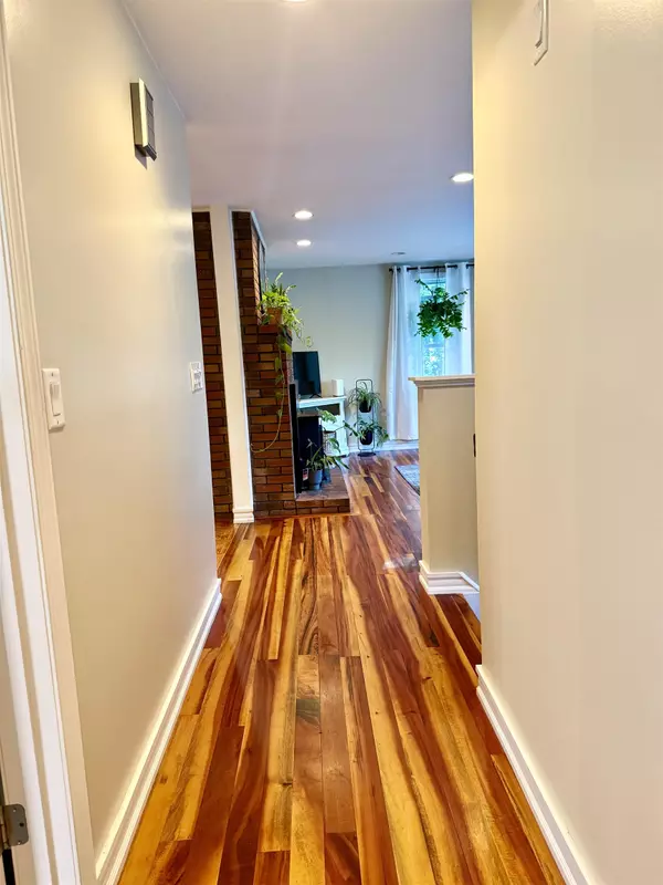 Newton, NH 03858,8 Chongor DR