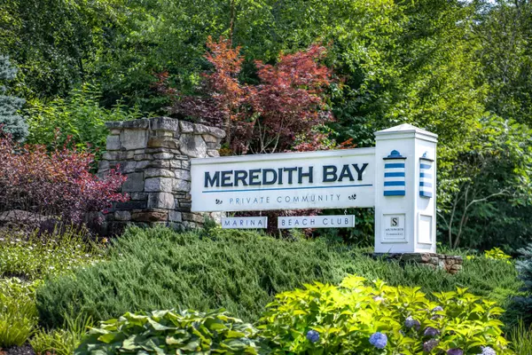 Laconia, NH 03246,37 Stern Castle