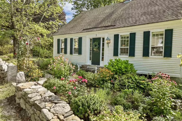 Wolfeboro, NH 03894,5 Trask Mountain RD