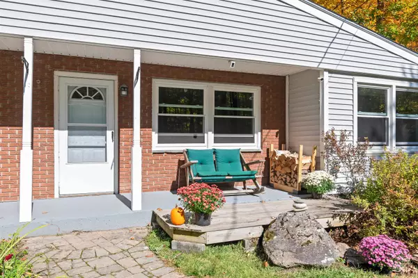 Hinesburg, VT 05461,929 Texas Hill RD