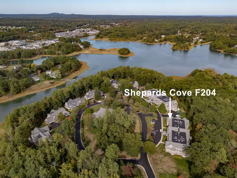 100 Shepards Cove RD #F204, Kittery, ME 03904