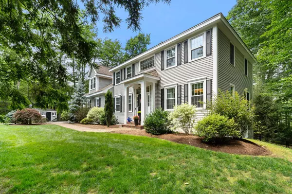 Bedford, NH 03110,9 Cherry LN