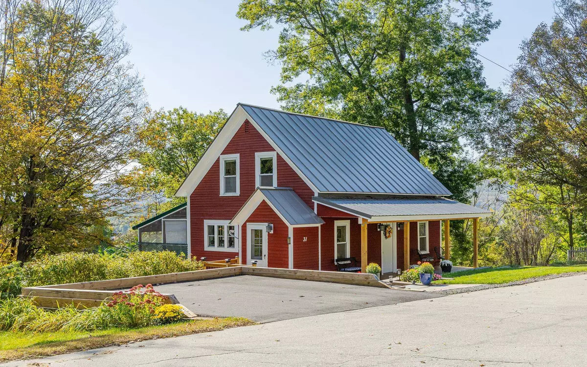 Walpole, NH 03608,31 Pleasant ST