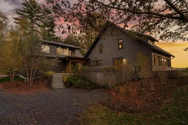 48 Pike ST, Stowe, VT 05672
