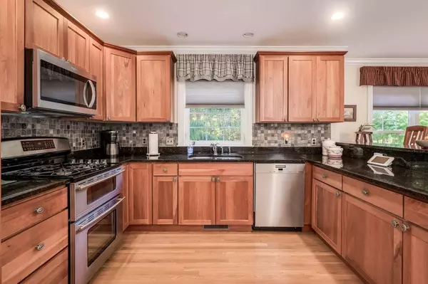 Durham, NH 03824,12 Fellows LN